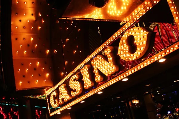 nadimslot Speed Blackjack betting interface showing stake selection and live chat